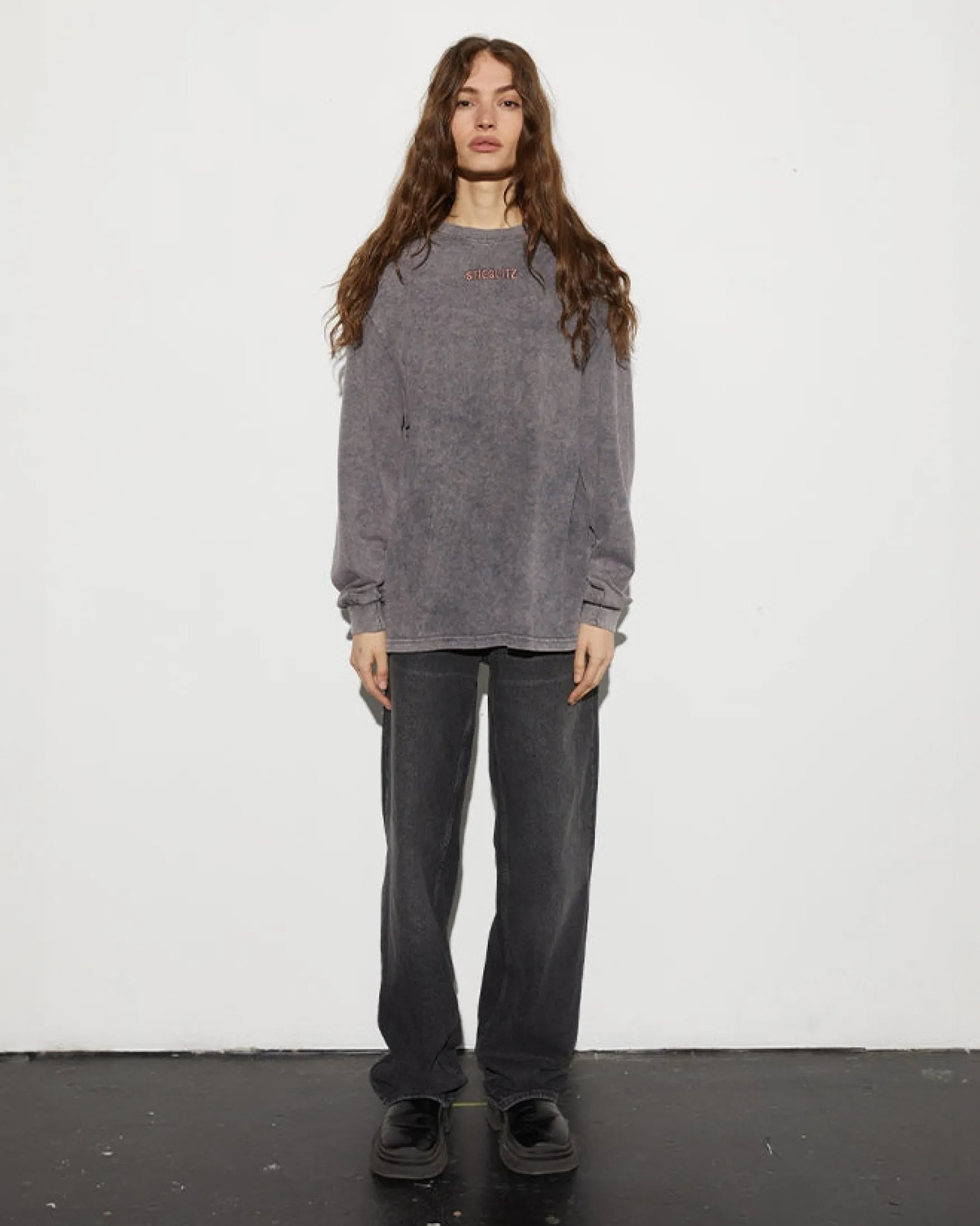 STIEGLITZ Worn Out Skate Longsleeve | Washed Grey^DAMES Longsleeves, Blouses & Pullis